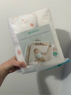 Newton Organic Cotton Muslin Crib Sheets - Coral Stars & White